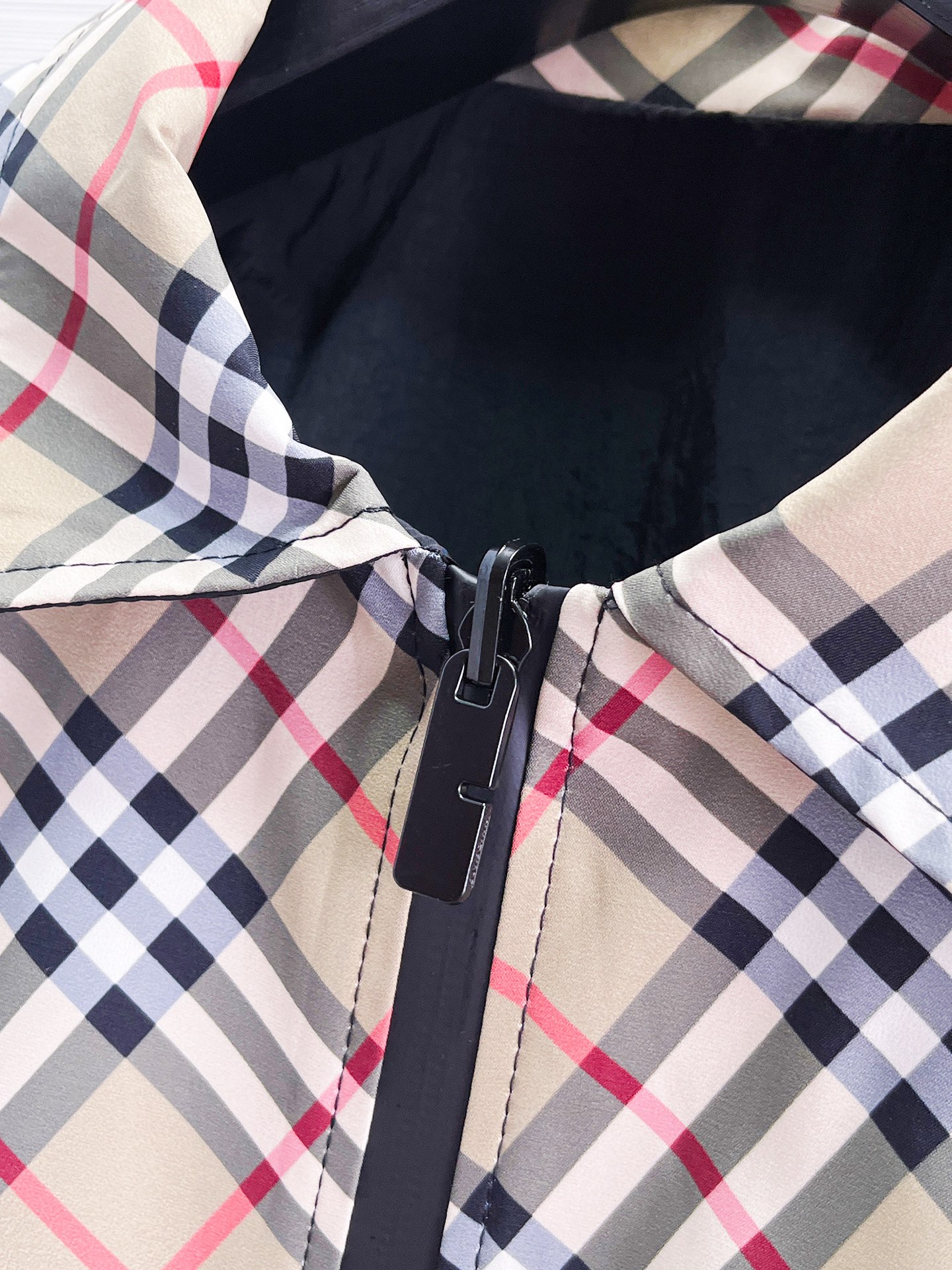 Hoodies & Sweatshirts