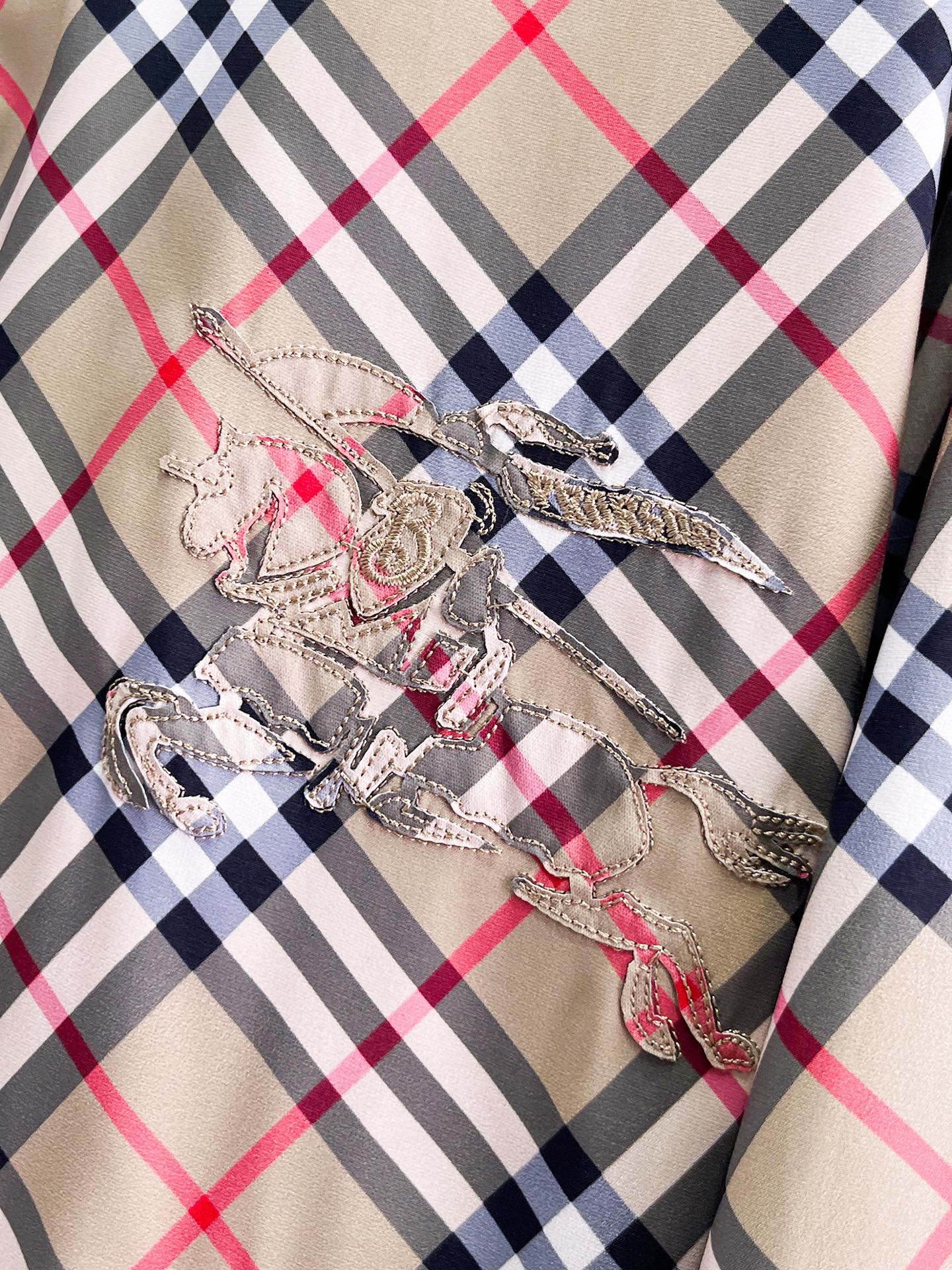 Hoodies & Sweatshirts