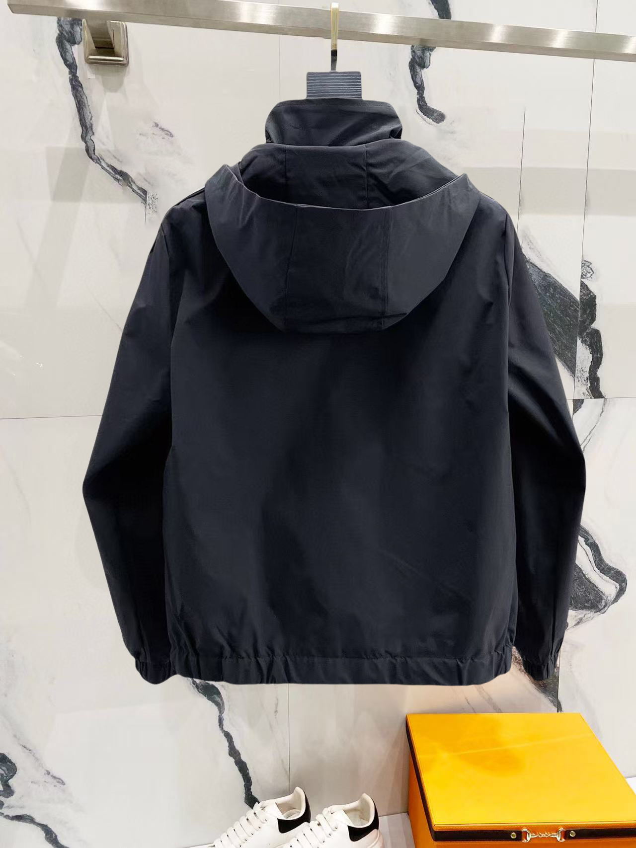 Hoodies & Sweatshirts