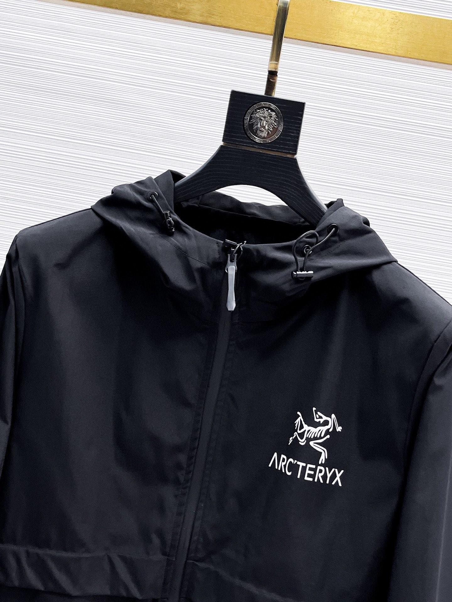 Hoodies & Sweatshirts