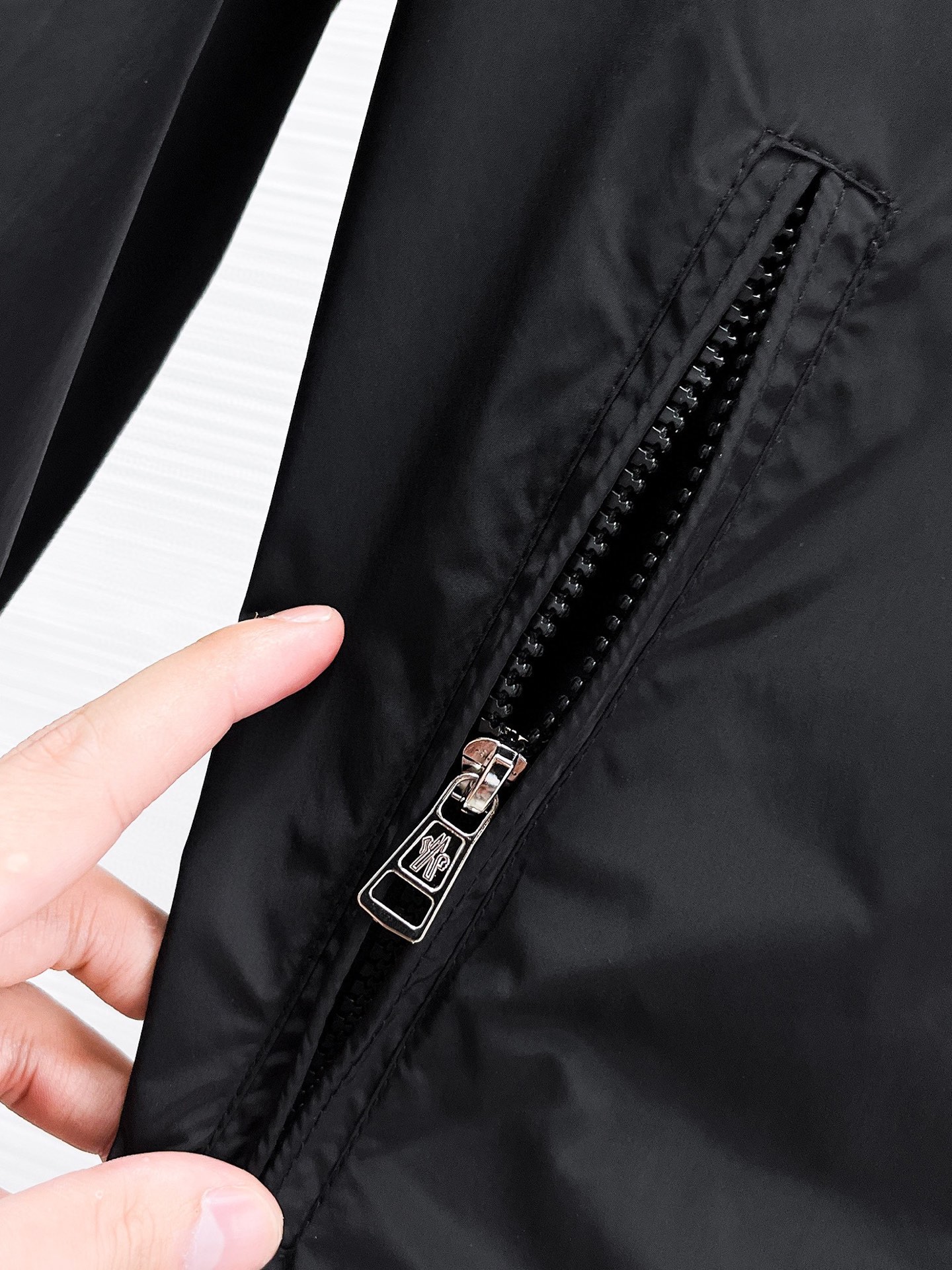 Hoodies & Sweatshirts