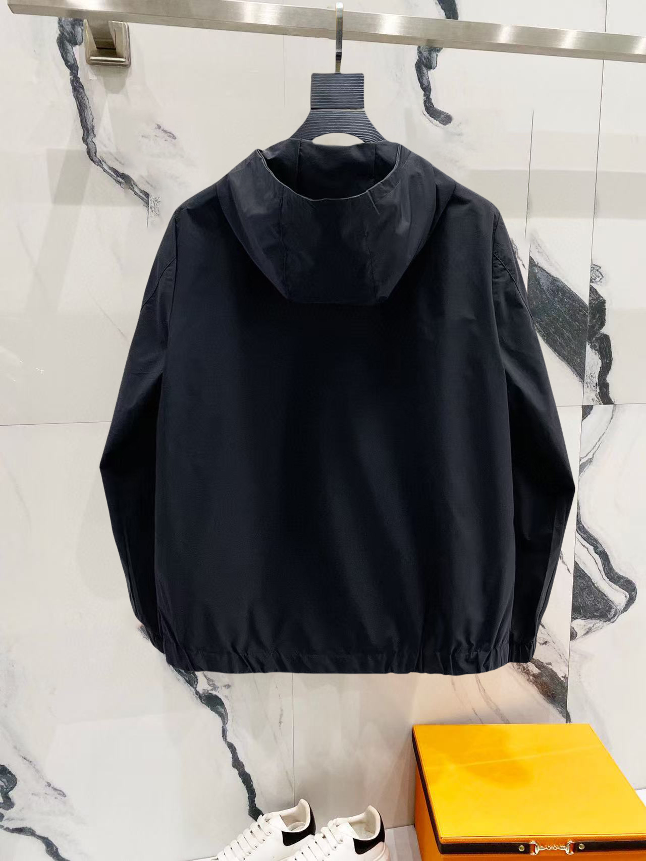 Hoodies & Sweatshirts