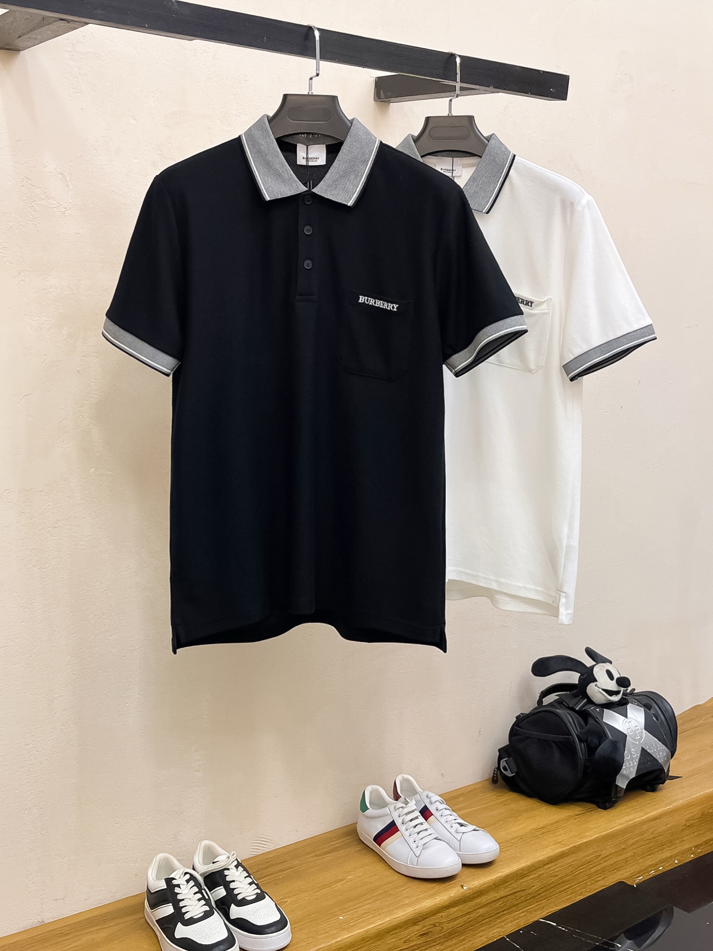 Polos