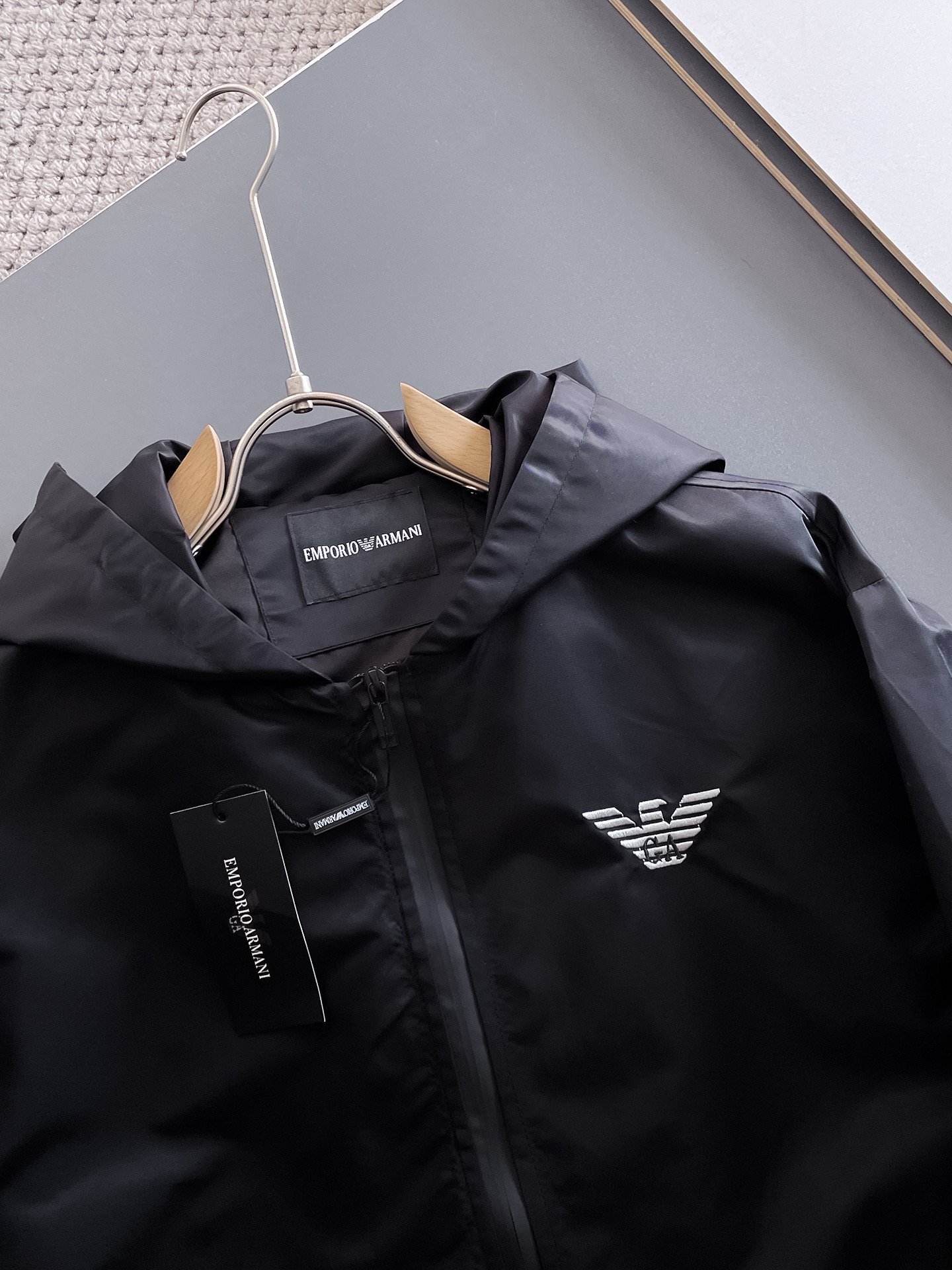 Hoodies & Sweatshirts