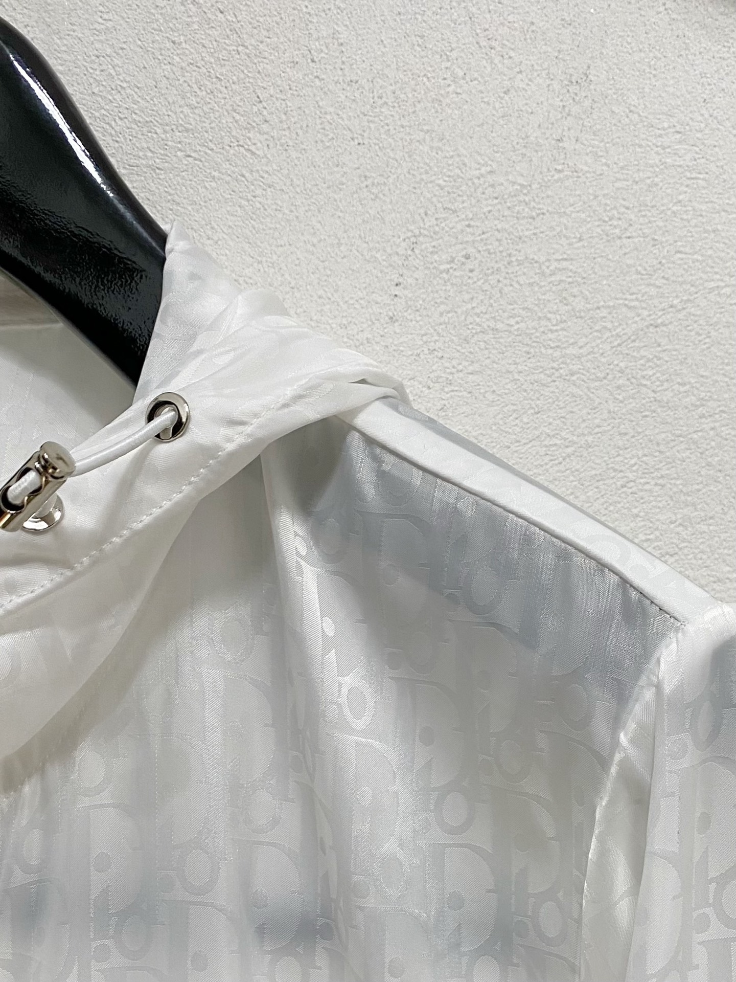 Hoodies & Sweatshirts