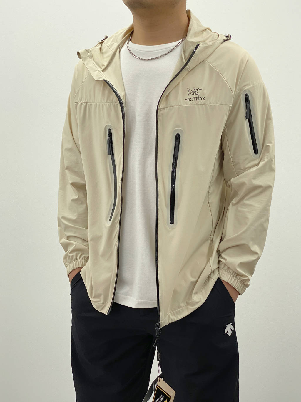 Hoodies & Sweatshirts