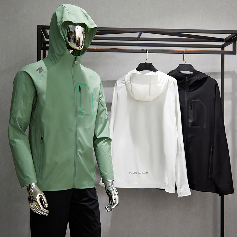 Hoodies & Sweatshirts