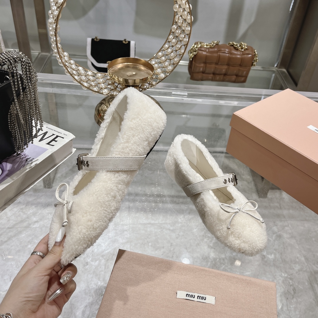 Womens shoes collection