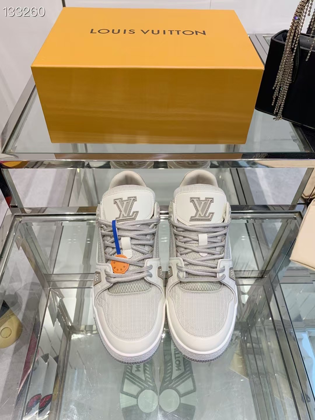 LVShoes