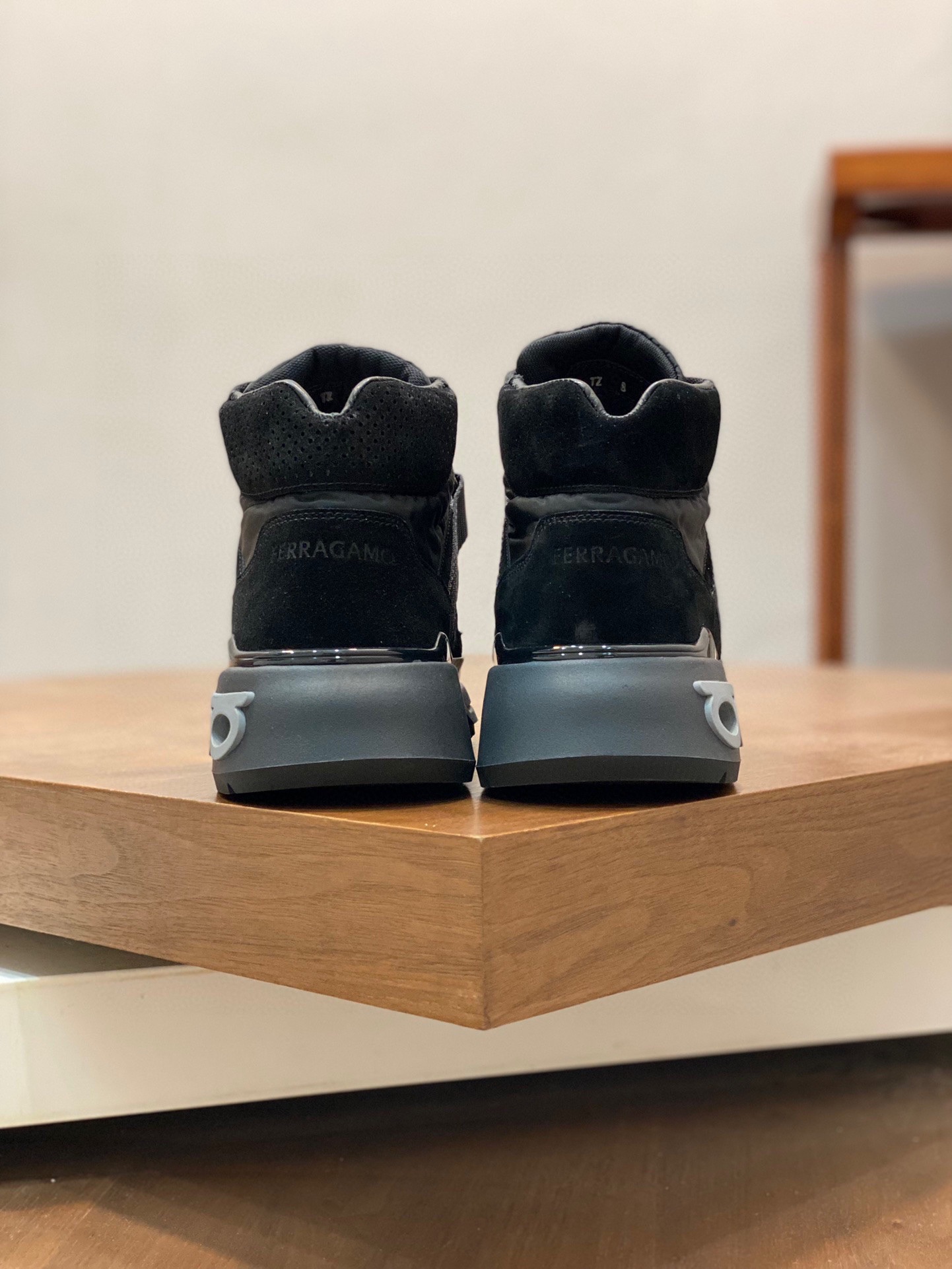 FerragamoSHOES
