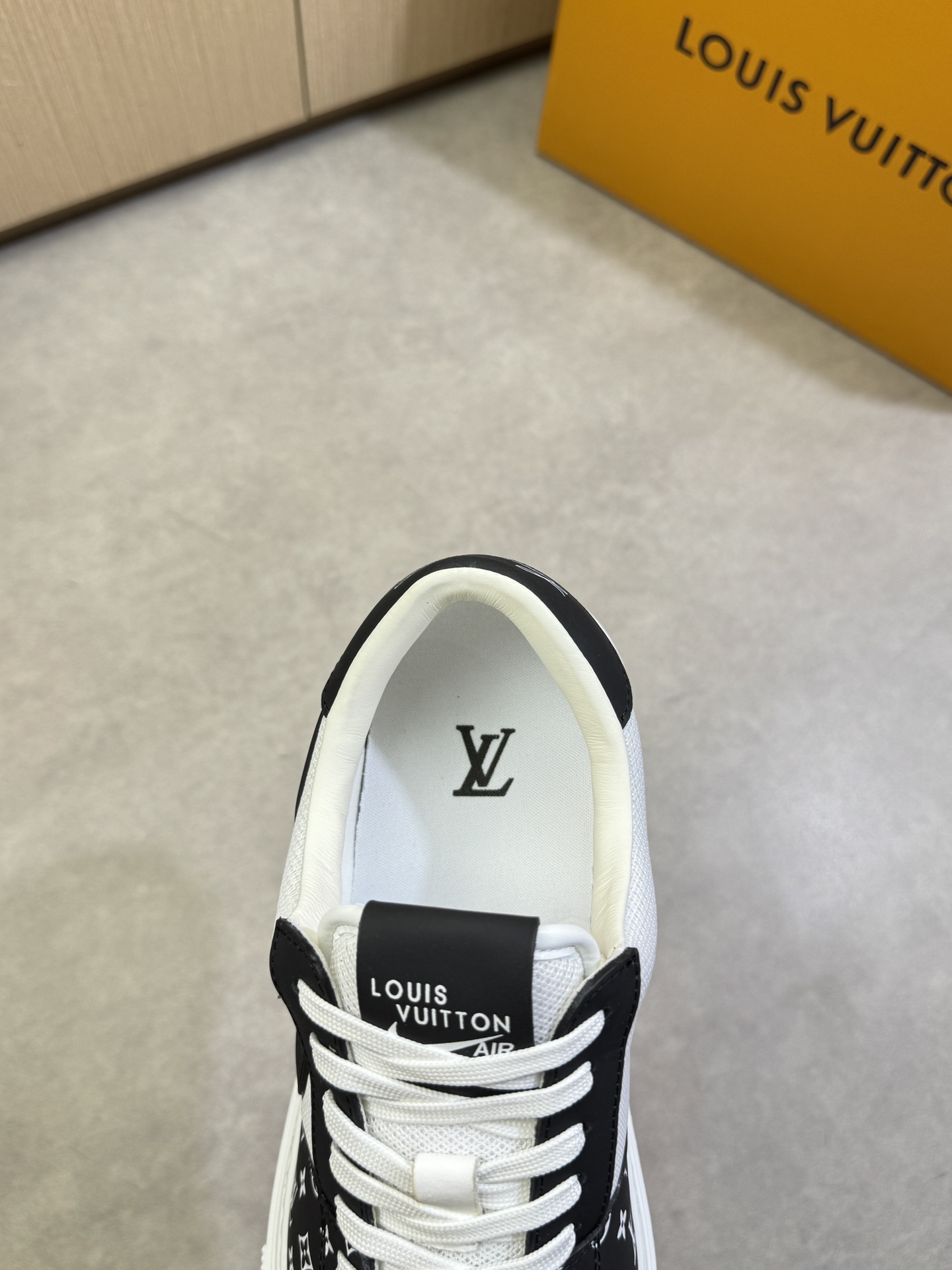 LVShoes