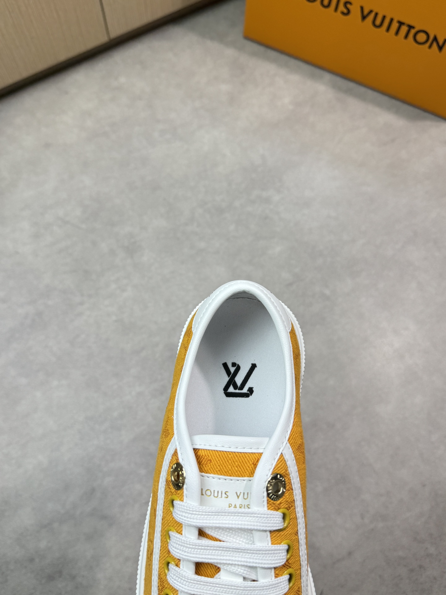 LVShoes