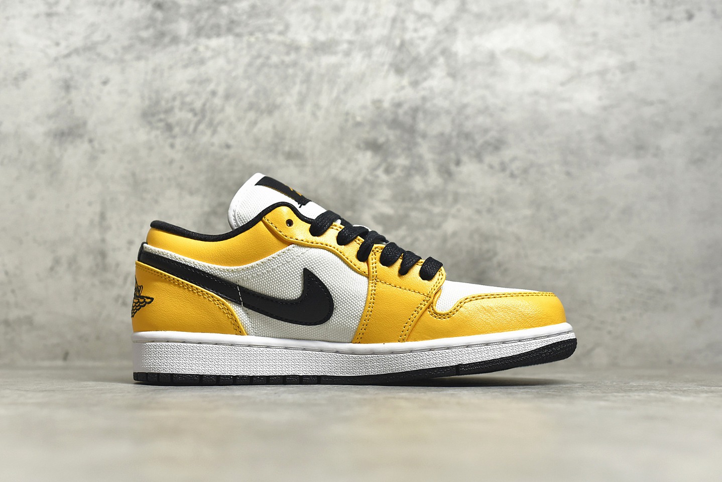 AirJordan1LowSHOES