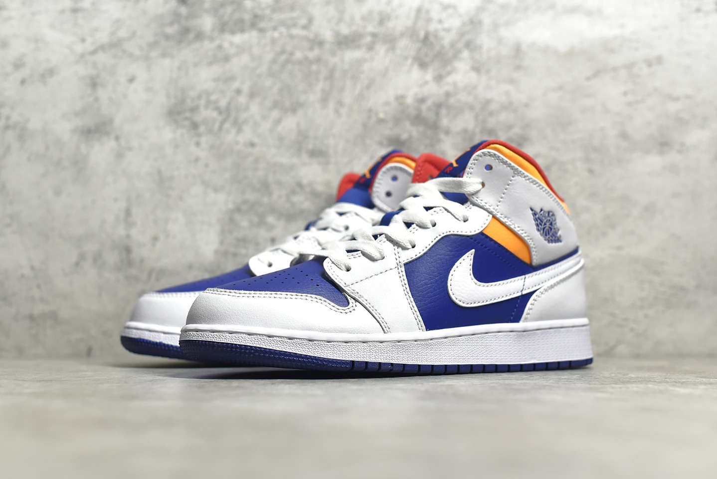 AirJordan1MidSHOES