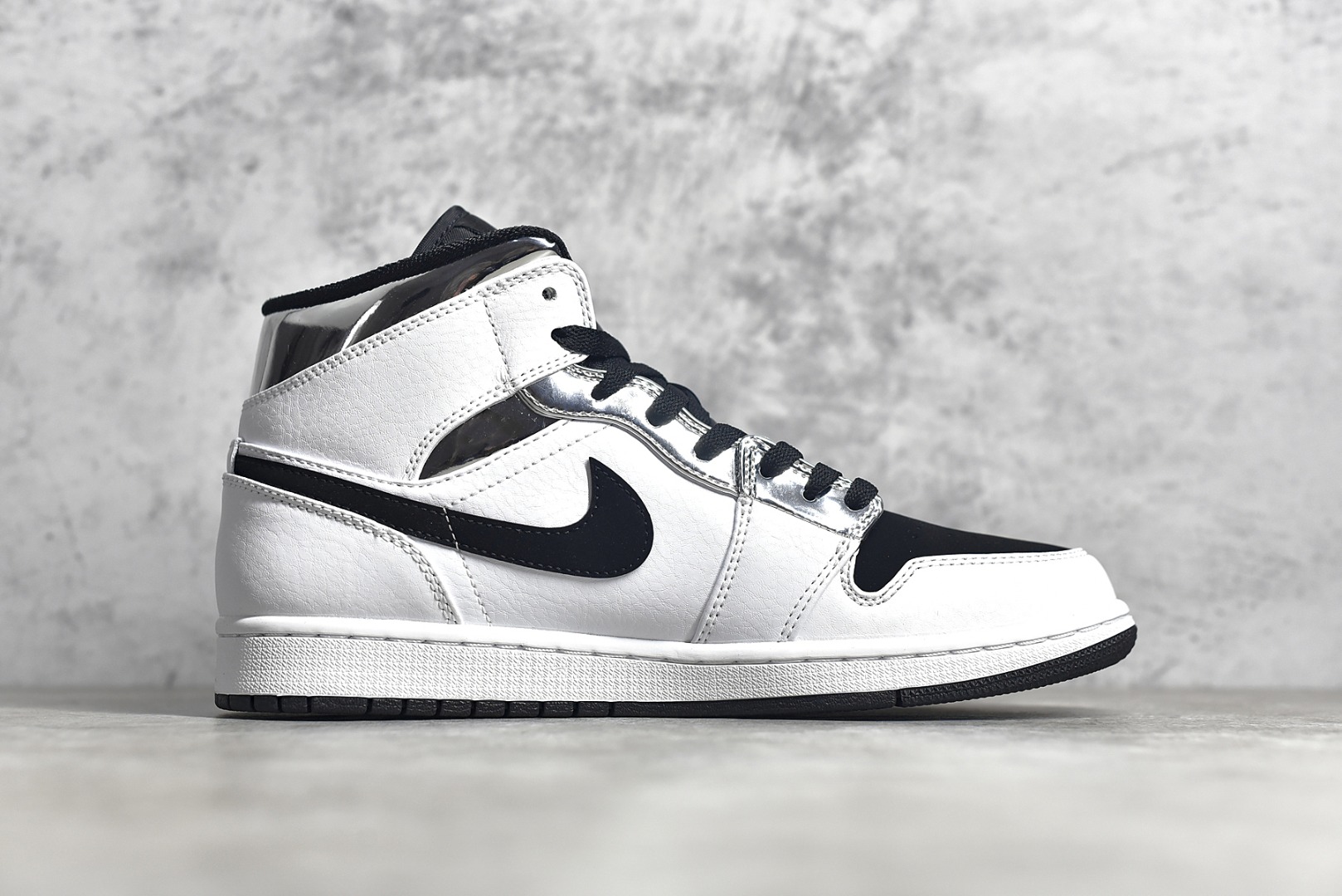 AirJordan1MidSHOES