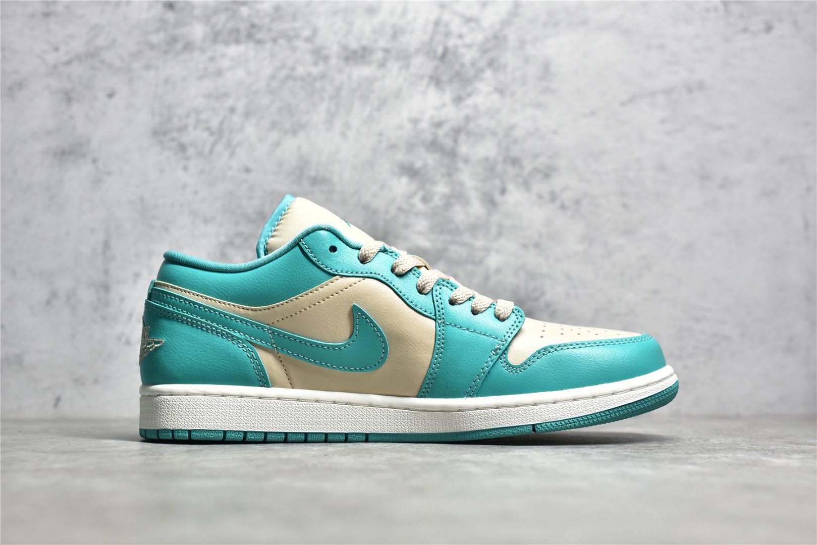 AirJordan1LowSHOES