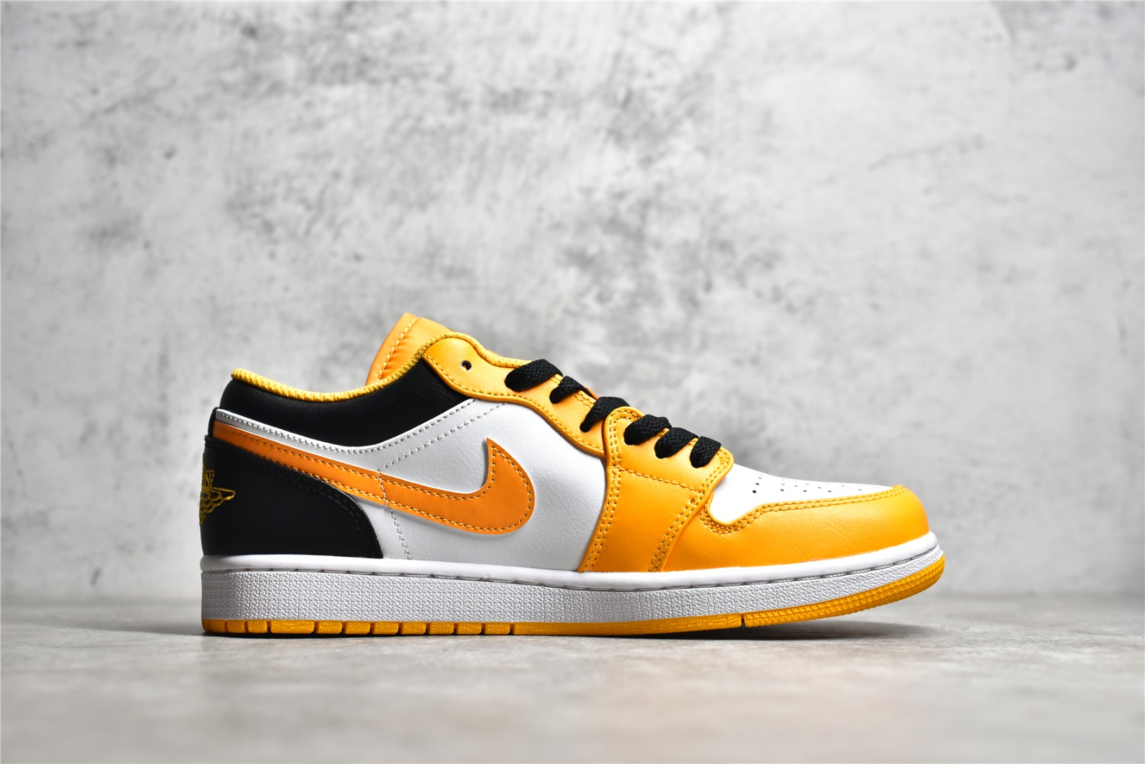AirJordan1LowSHOES