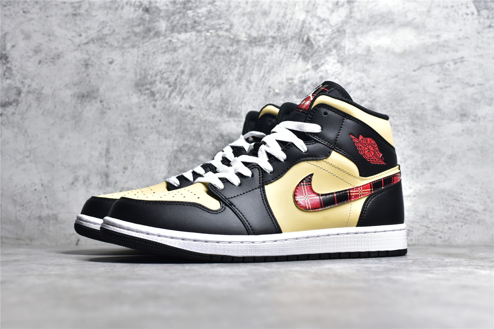 AirJordan1MidSHOES