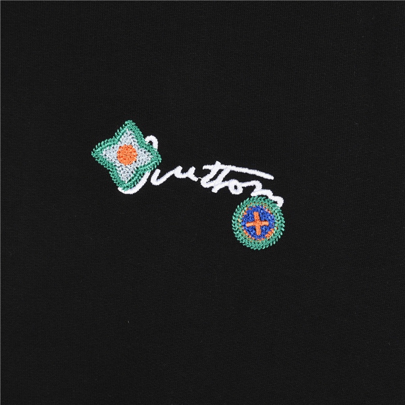 Hoodies & Sweatshirts