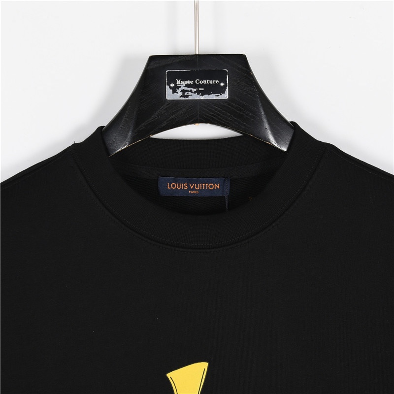 Hoodies & Sweatshirts