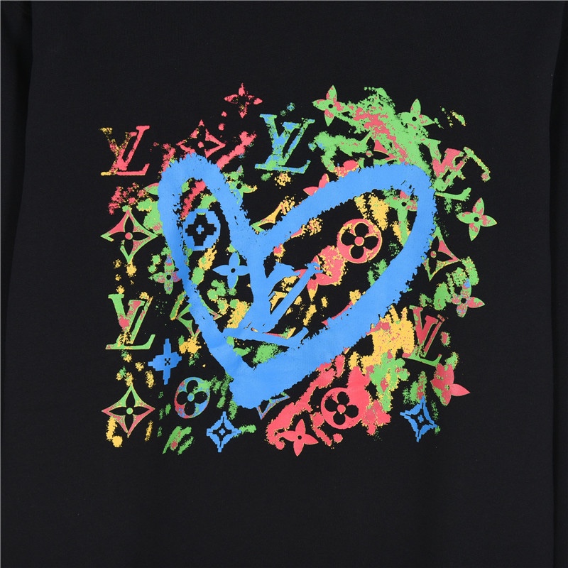 Hoodies & Sweatshirts