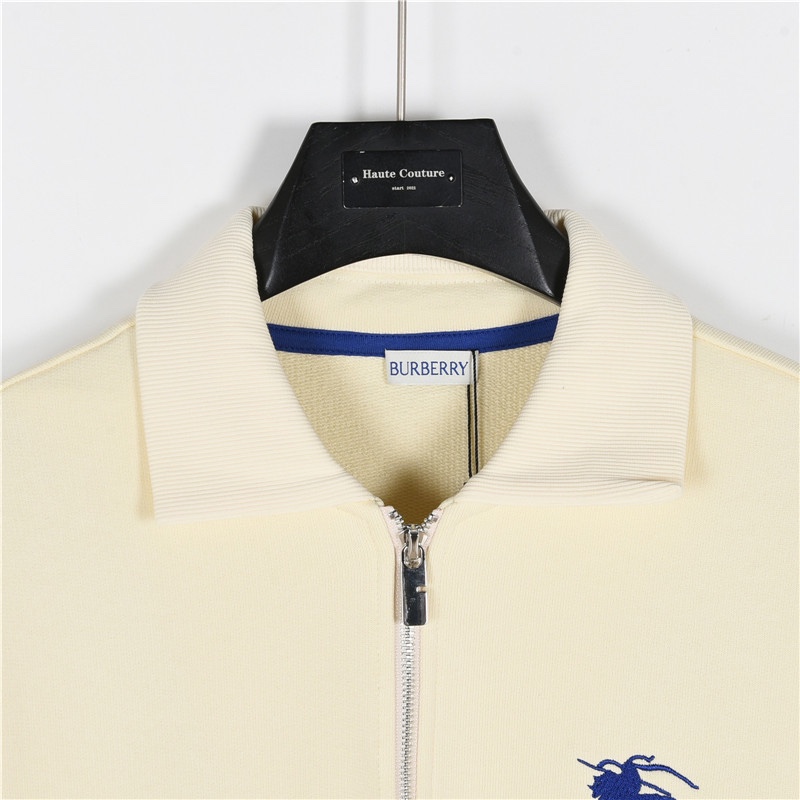 Hoodies & Sweatshirts